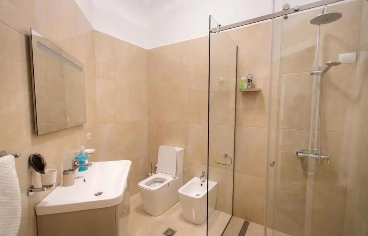 Hotel Vila Ferdinand Modern Rooms In Tirana'S Center