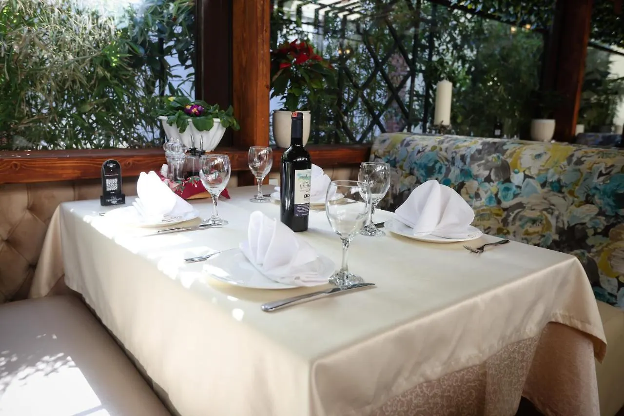 Vila Ferdinand Modern Rooms In Tirana'S Center Hotel