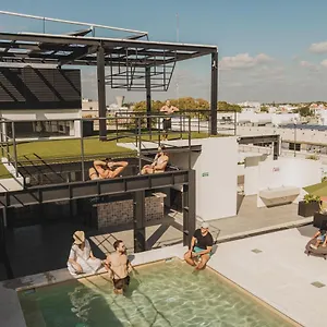 hostel-caleta-rooftop-pool.quintano-roohotels.com/